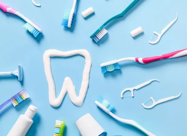 Czy elektryczna szczoteczka chroni lepiej przed próchnicą niż manualna?