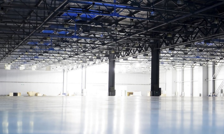 Ekologiczny aspekt odnawiania posadzek – jak renowacja pomaga ograniczyć produkcję odpadów i zmniejszyć ślad węglowy?